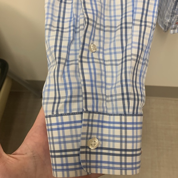 Vineyard Vines button down dress shirt - Picture 4 of 7